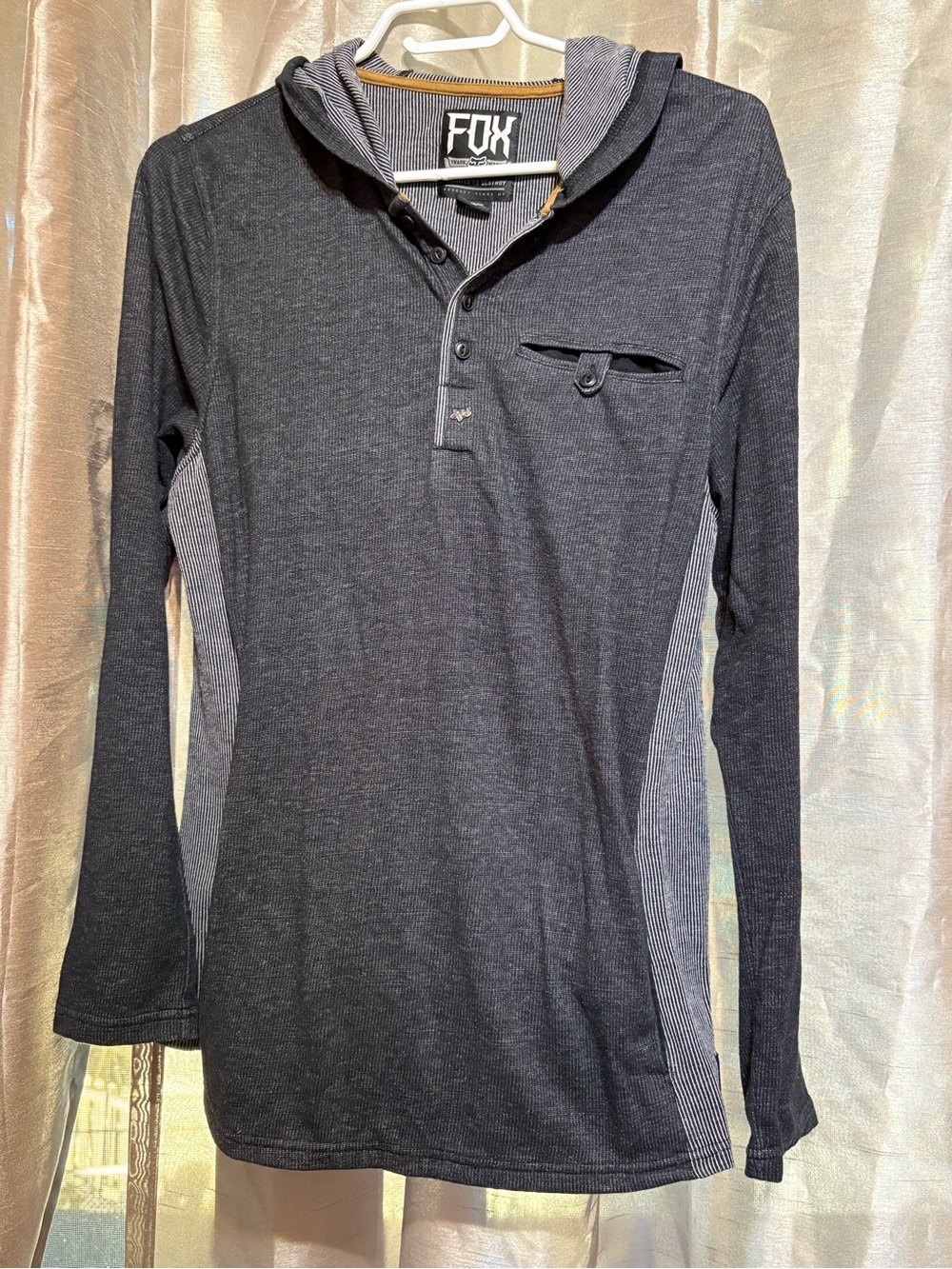 FOX woman’s fitted Long Sleeve Hooded Henley Shirt - Charcoal